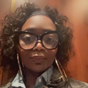 Meet your Posher, April